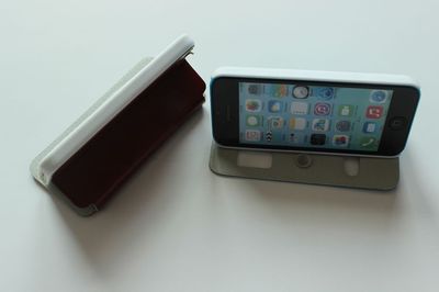 IPHONE 5C 雙開窗支撐電壓帶鉆皮套 功能、特色與市場(chǎng)價(jià)值